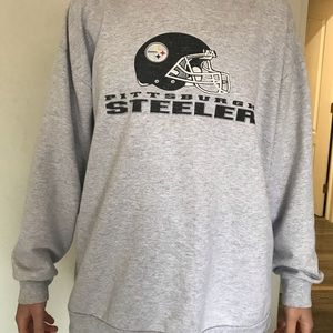 Oversized Steeler’s sweatshirt